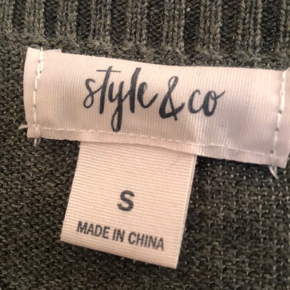 Sweater - Picture 4 of 4